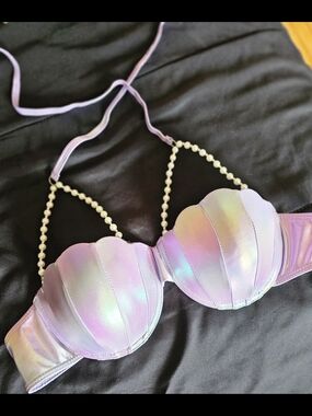 SHEIN Iridescent Lavender Shell Bikini Bra with Pearl Straps